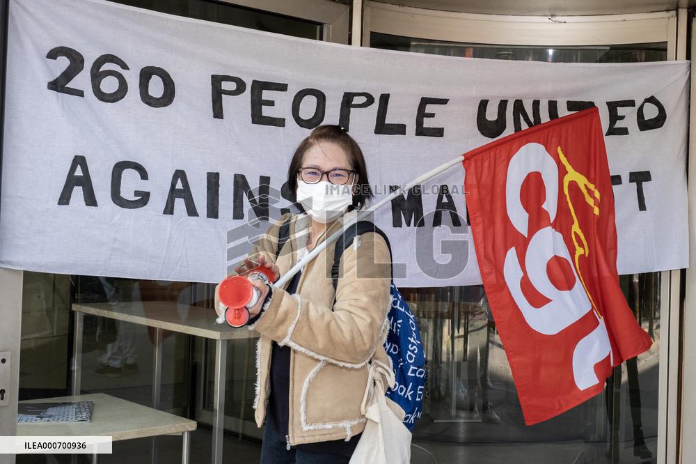 Protest outside the Marriott hotel  - Paris