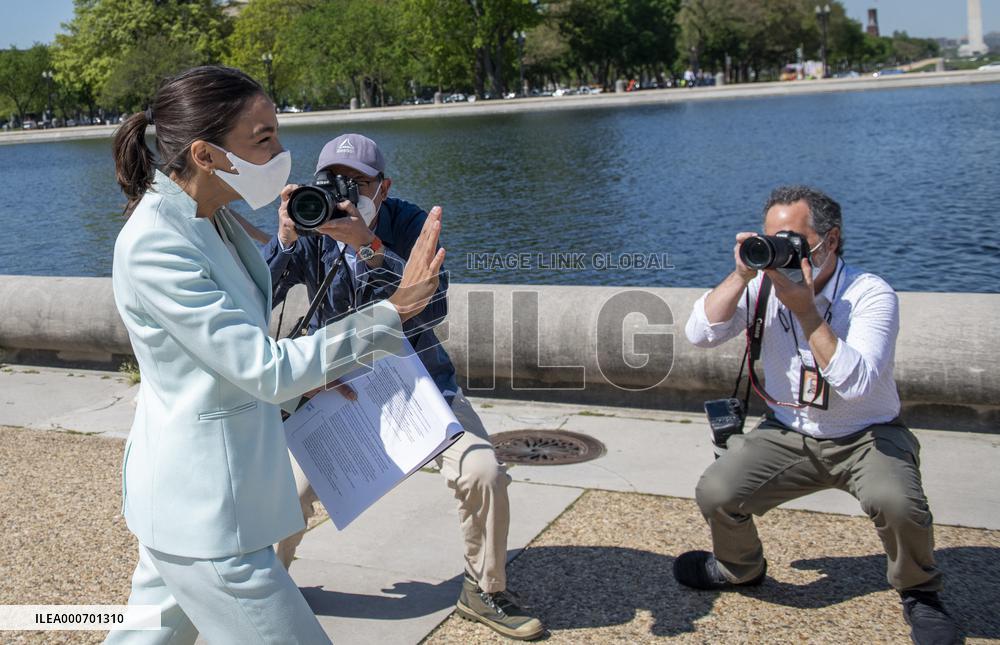 Green New Deal Press Conference - Washington