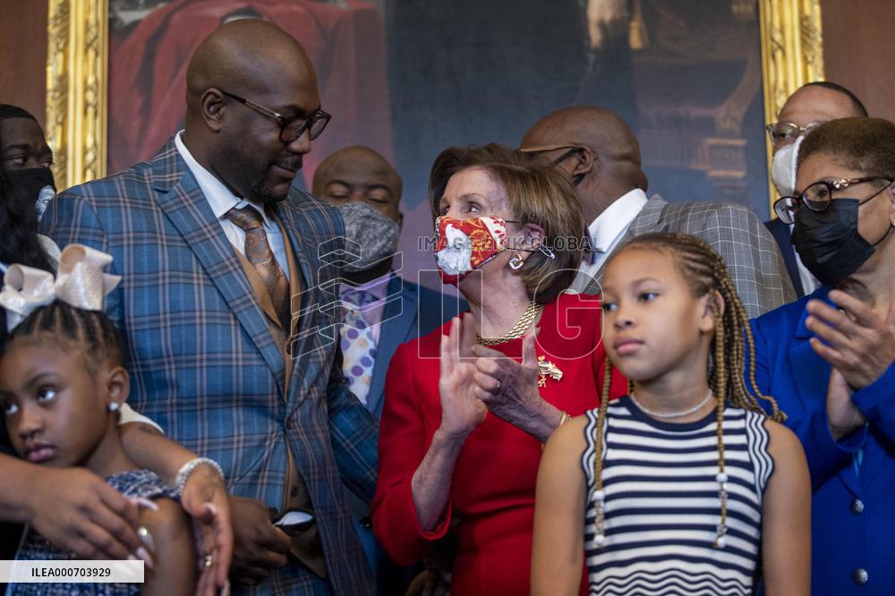Pelosi Meets With Family Members Of George Floyd - Washington