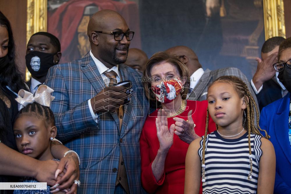 Pelosi Meets With Family Members Of George Floyd - Washington