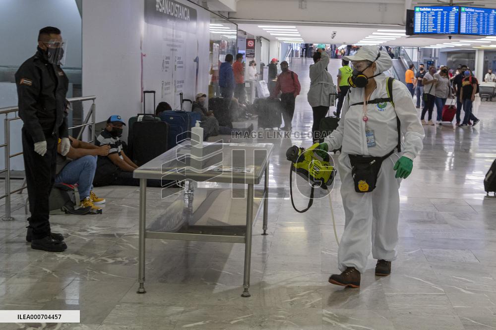 Mexico City Airport Full During Yellow Alert By Covid-19