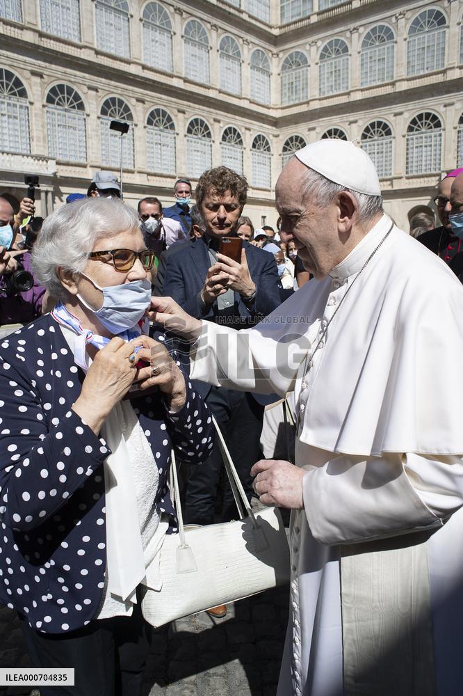 Pope Francis Meets Survivor To Auschwitz - Vatican