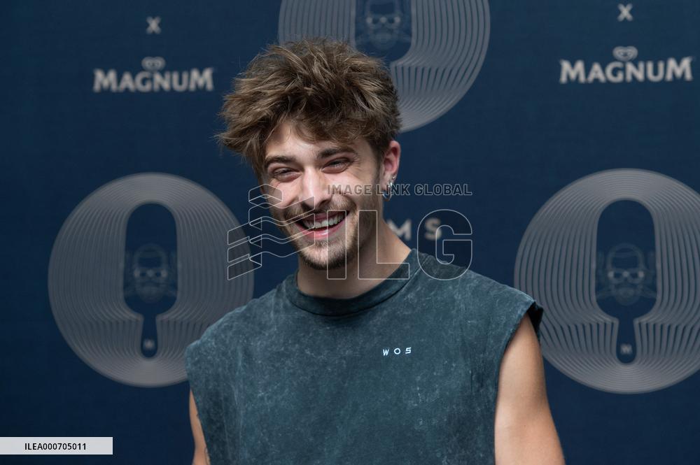 Gims X Magnum Photocall - Paris