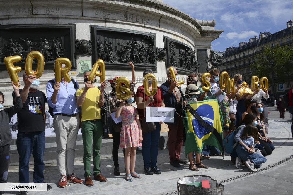 Anti Bolsonaro protest in Paris