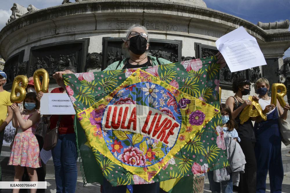 Anti Bolsonaro protest in Paris