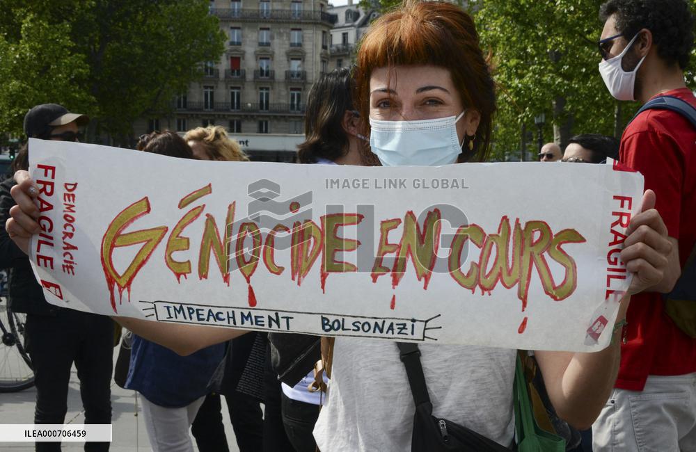 Anti Bolsonaro protest in Paris