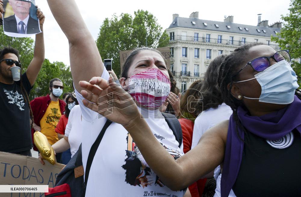 Anti Bolsonaro protest in Paris