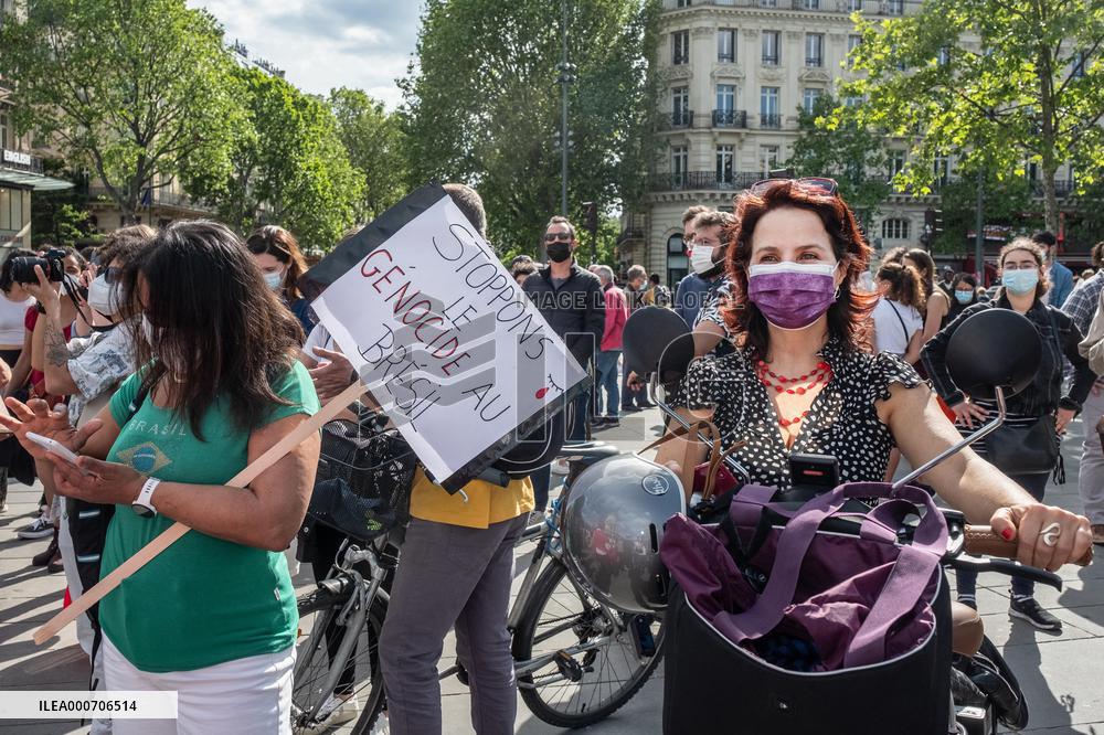 Anti Bolsonaro protest in Paris