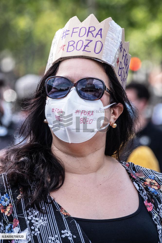Anti Bolsonaro protest in Paris
