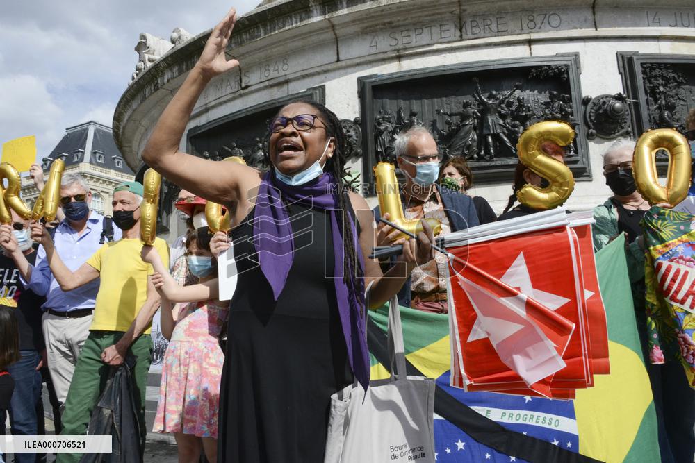 Anti Bolsonaro protest in Paris