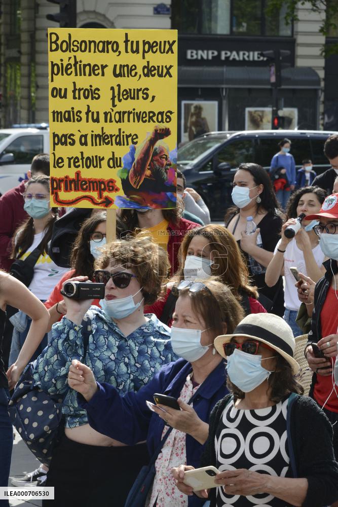 Anti Bolsonaro protest in Paris