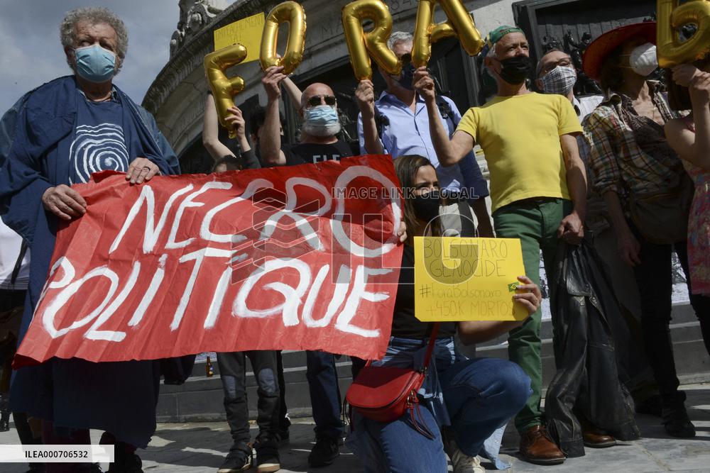 Anti Bolsonaro protest in Paris