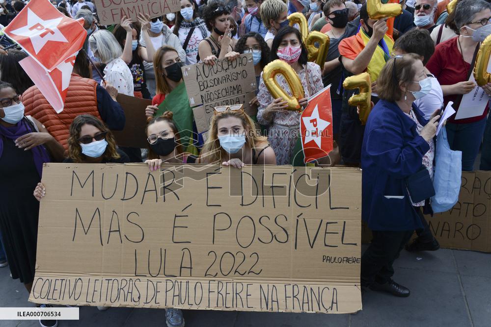Anti Bolsonaro protest in Paris