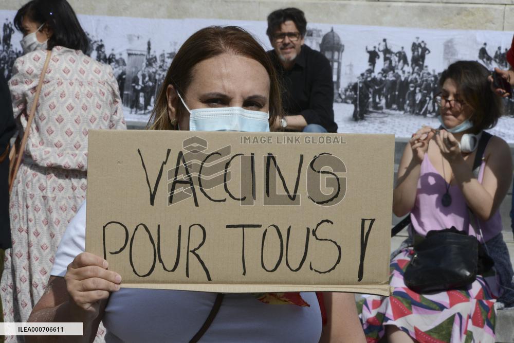 Anti Bolsonaro protest in Paris