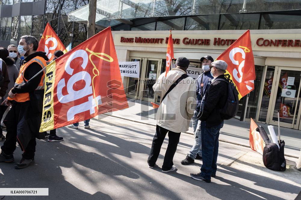 Protest outside the Marriott hotel  - Paris