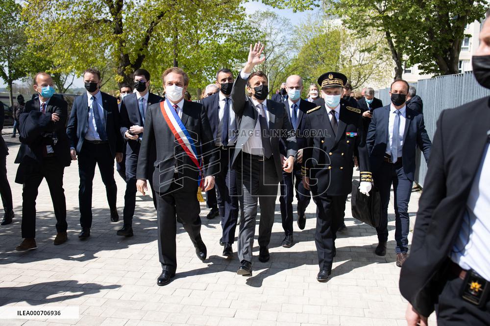 Emmanuel Macron Visits A Primary School - Melun