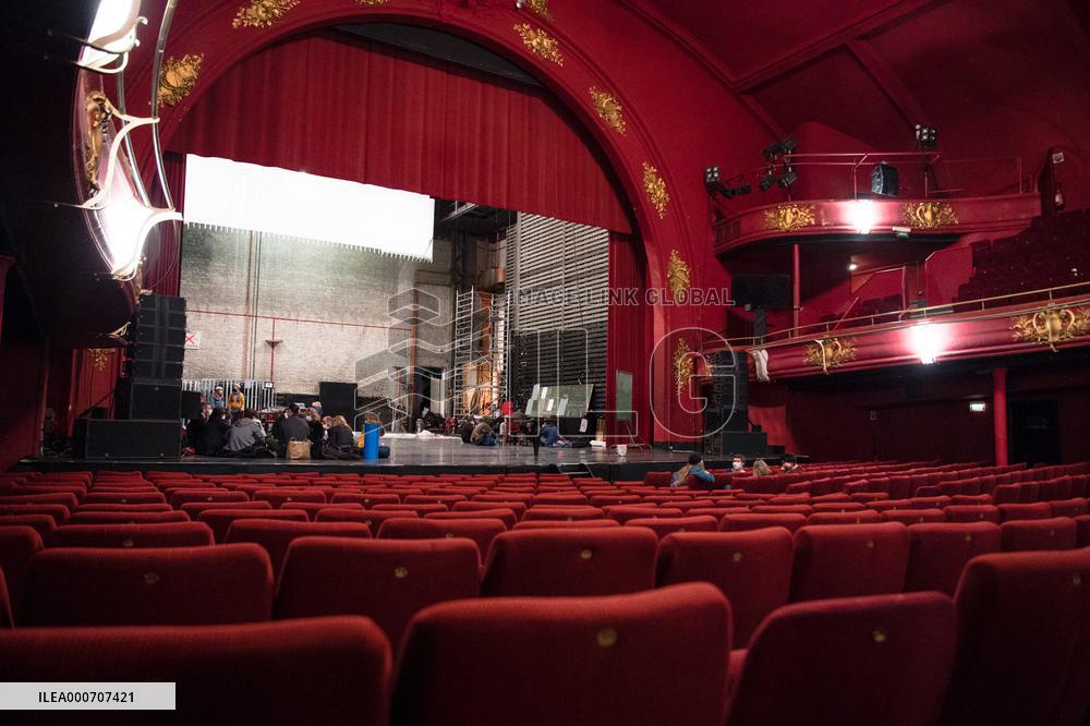 Theatre Sebastopol Occupied - Lille