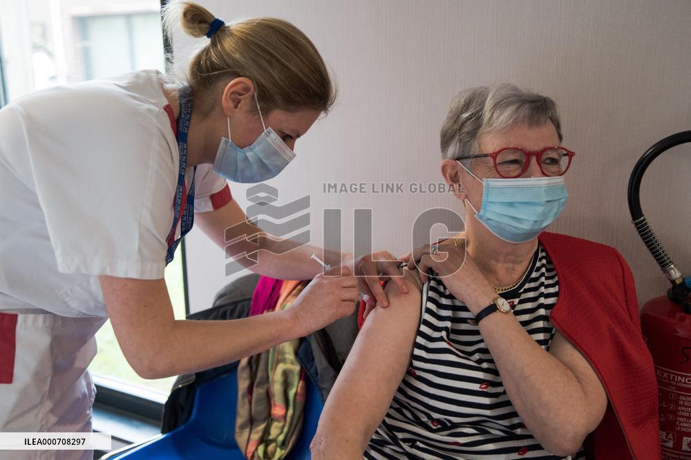Elderly Get The Pfizer/BioNTech Jab - Marchiennes