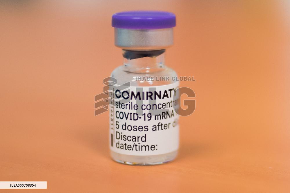 Pfizer/BioNTech Vaccine Administred At CHU - Lille