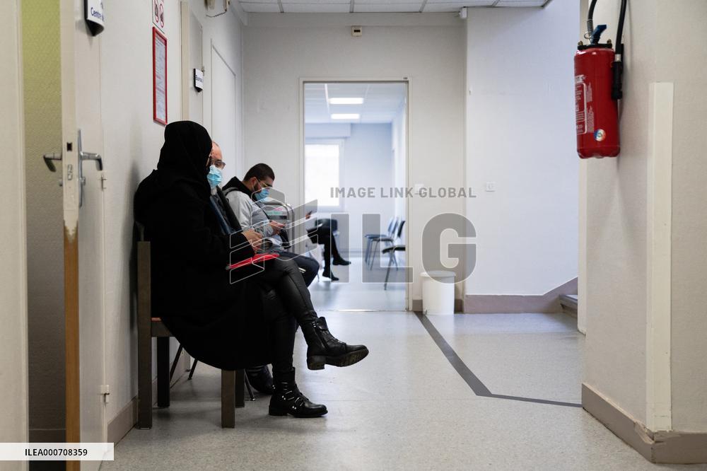 Elderly Get The Pfizer/BioNTech Jab - Marchiennes