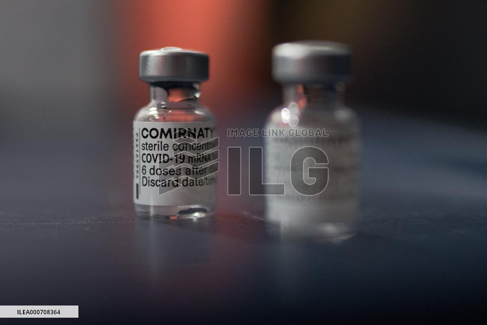 Elderly Get The Pfizer/BioNTech Jab - Marchiennes