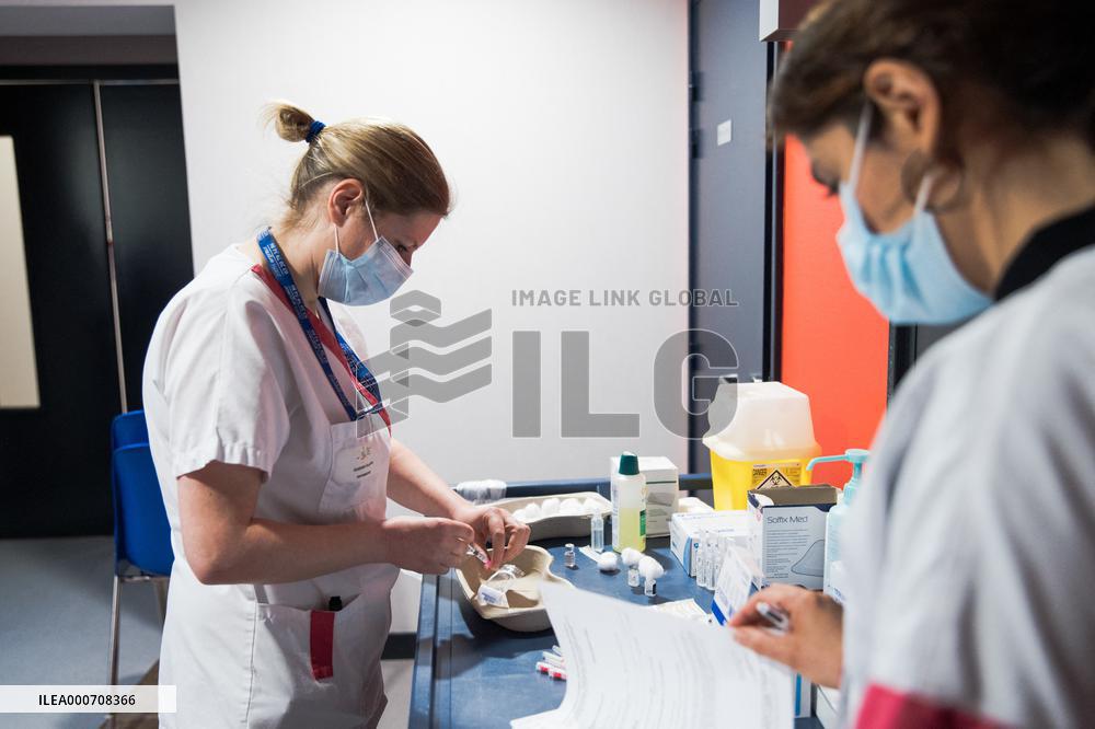 Elderly Get The Pfizer/BioNTech Jab - Marchiennes