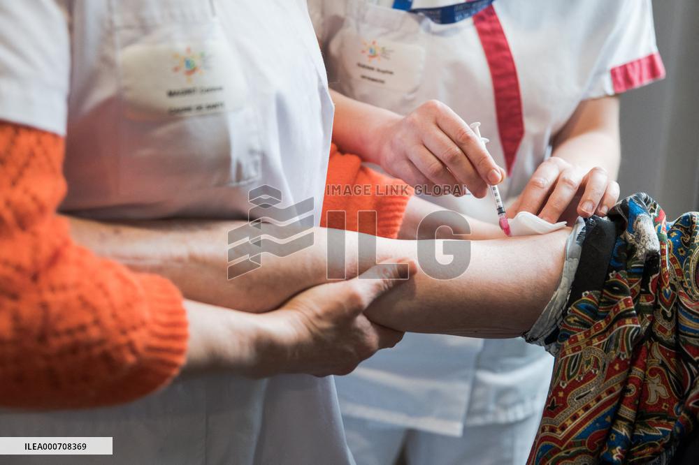 Elderly Get The Pfizer/BioNTech Jab - Marchiennes