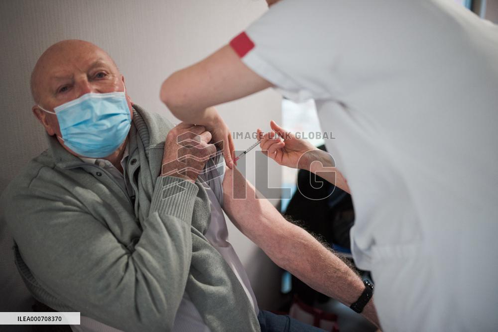 Elderly Get The Pfizer/BioNTech Jab - Marchiennes