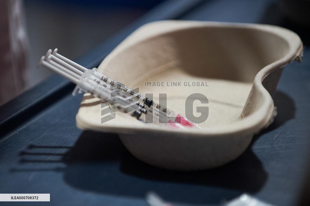 Elderly Get The Pfizer/BioNTech Jab - Marchiennes