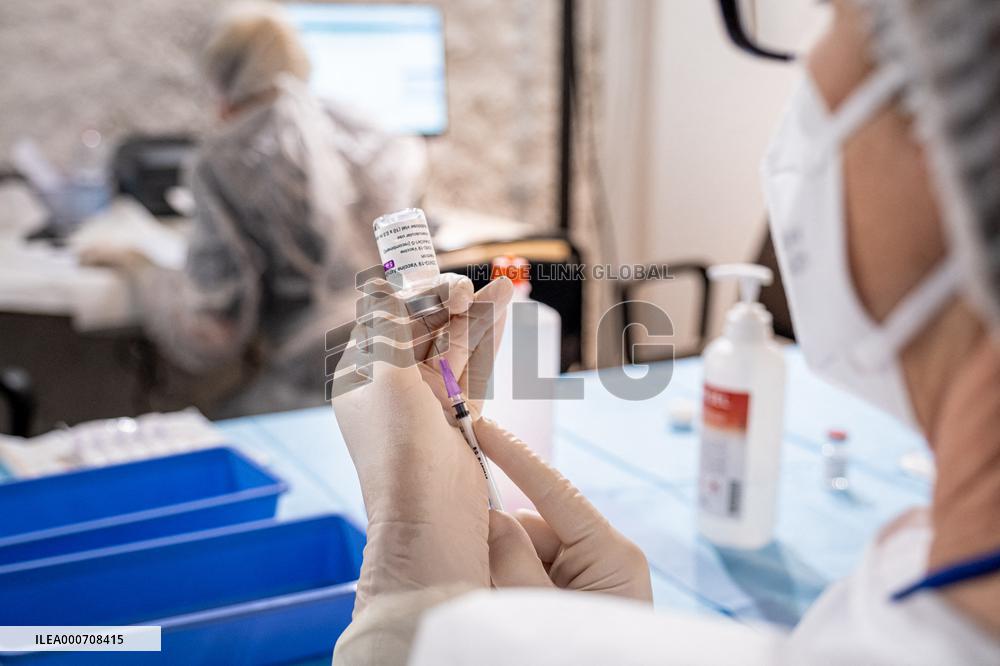 Italy Resumes The Astrazeneca Vaccine Rollout - Milan