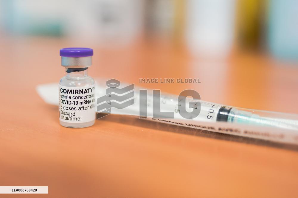 Pfizer/BioNTech Vaccine Administred At CHU - Lille