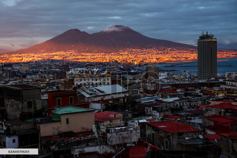 The snowy Vesuvius at sunset - Naples