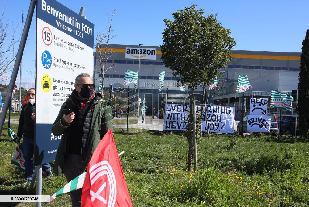 Amazon workers strike - Italy