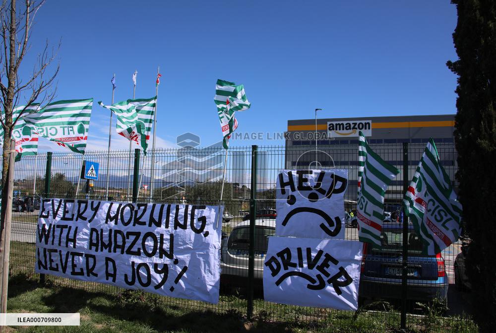 Amazon workers strike - Italy