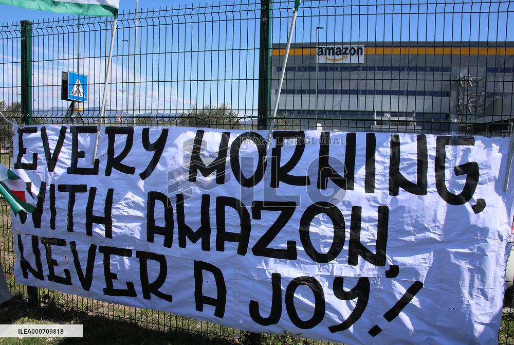 Amazon workers strike - Italy