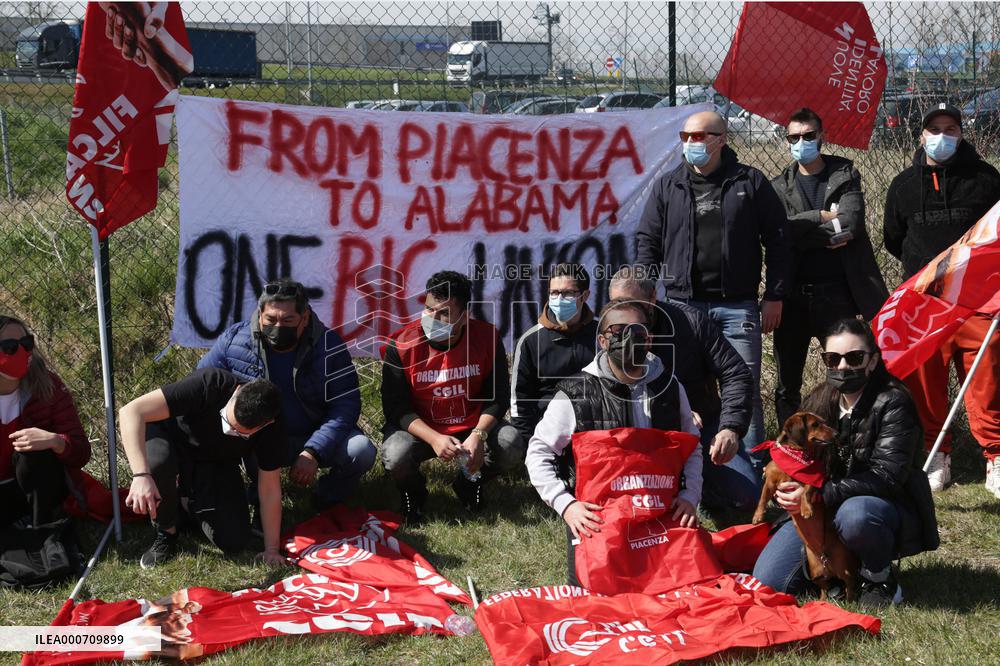 First national strike of the entire Amazon supply chain - Italy