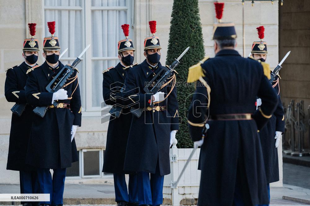 President Macron Welcomes Libyan President El-Menfi - Paris