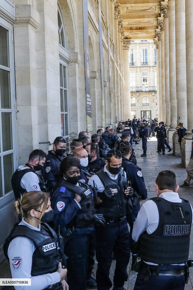Evacuation of Grand Theatre - Bordeaux