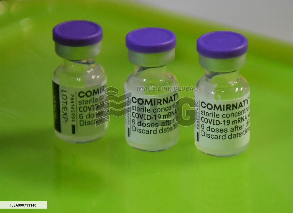 Covid-19 Vaccination Center - Saint-Quentin-En-Yvelines