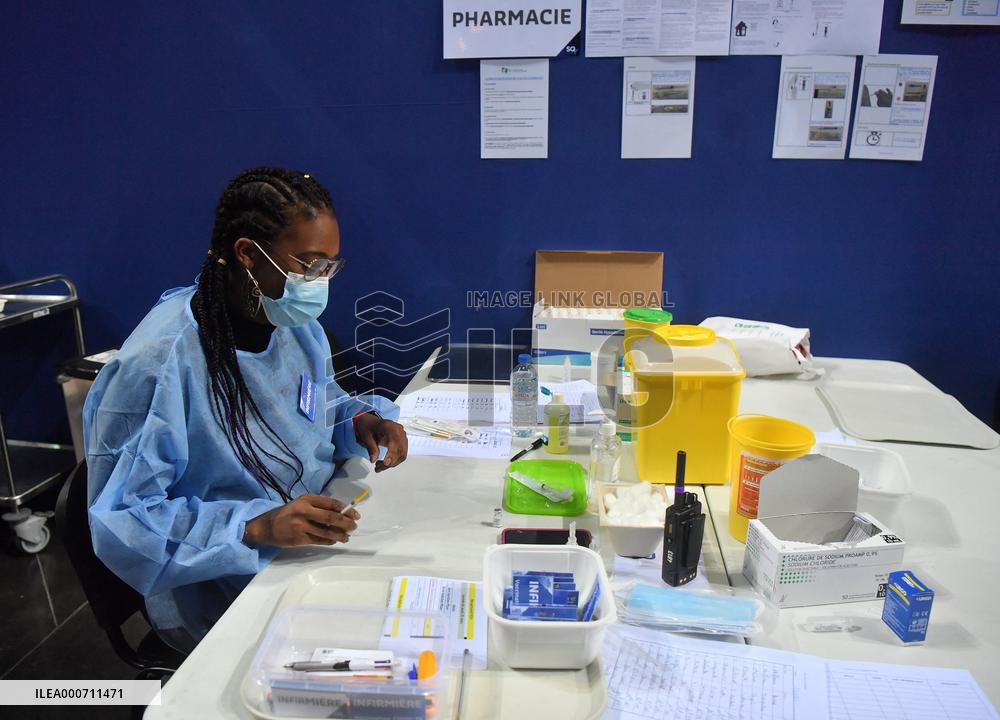 Covid-19 Vaccination Center - Saint-Quentin-En-Yvelines