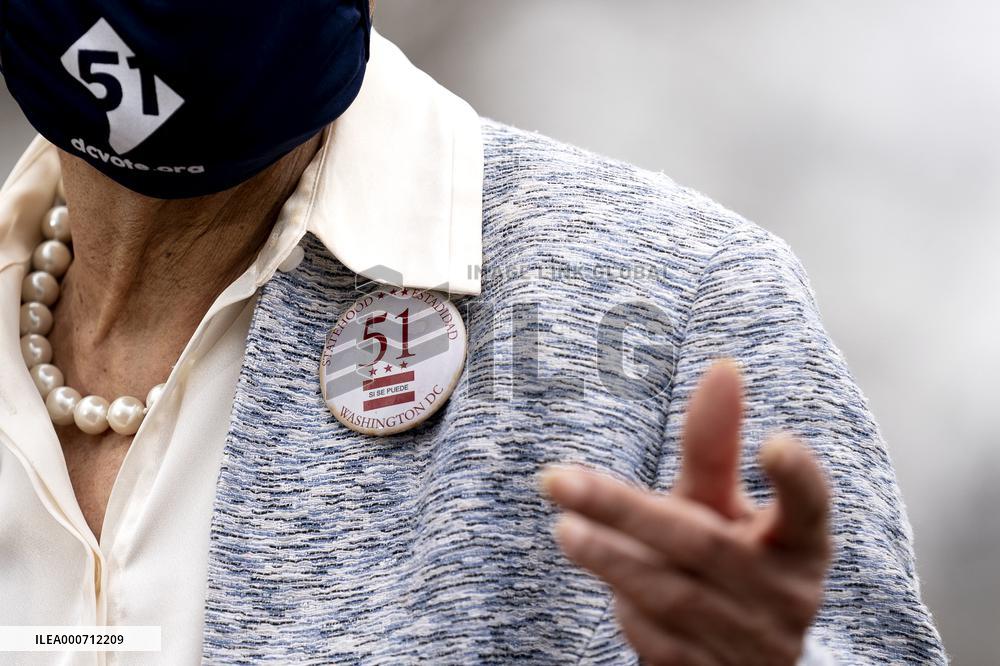 Capitol Fencing Press Conference - Washington