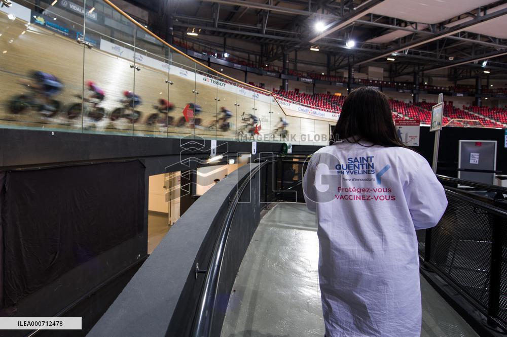 French Cycling Team Training During Vaccine Campaign - Saint-Quentin-en-Yvelines