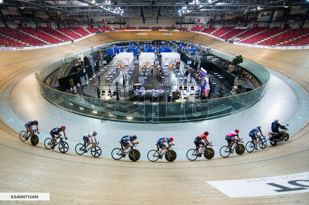 French Cycling Team Training During Vaccine Campaign - Saint-Quentin-en-Yvelines