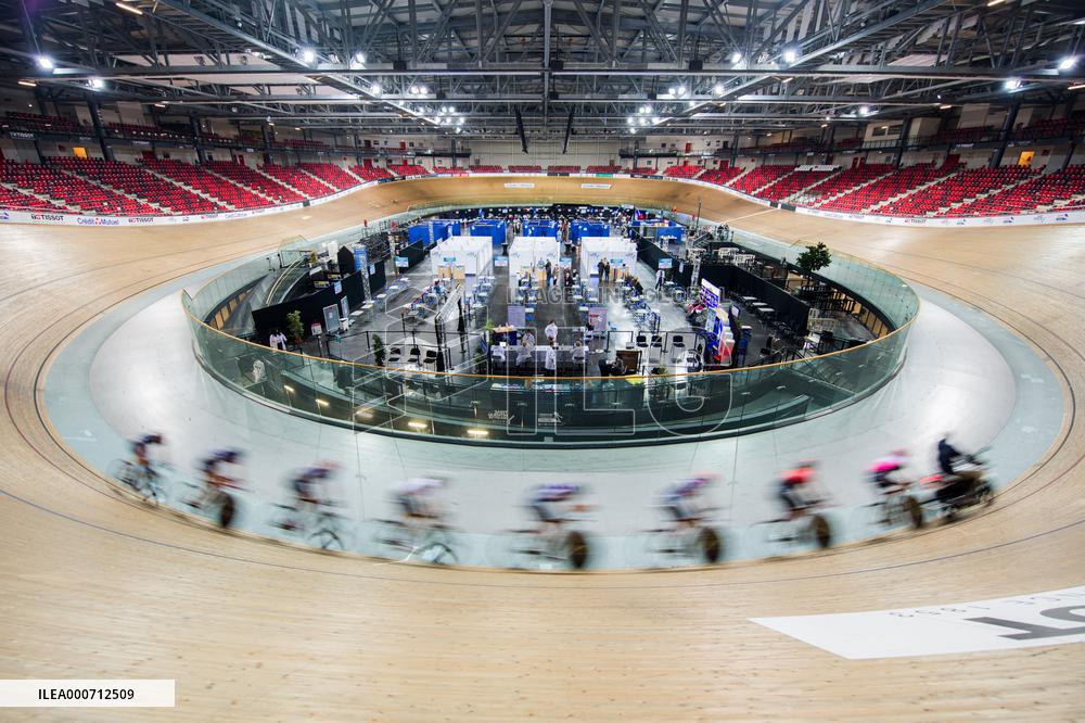 French Cycling Team Training During Vaccine Campaign - Saint-Quentin-en-Yvelines