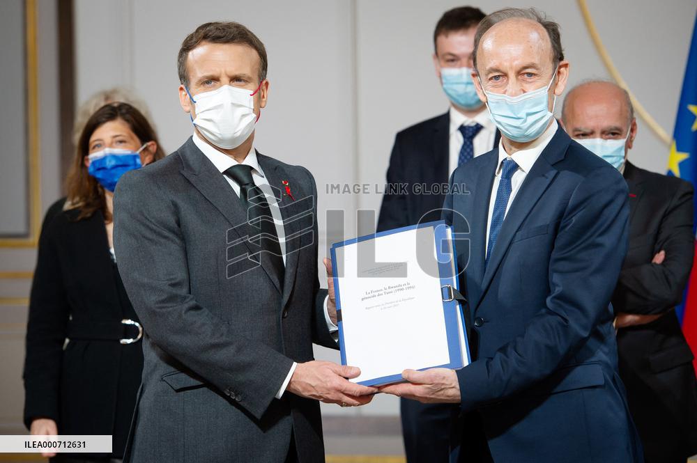 Emmanuel Macron receives the report on Rwanda and the Tutsi genocide - Paris