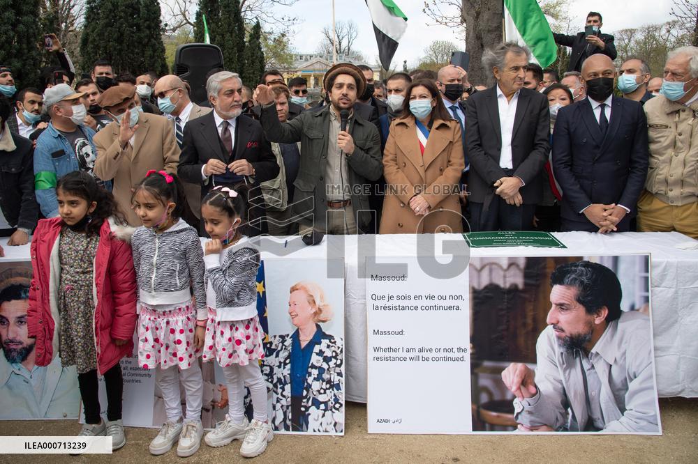 Commemorative plaque in honor of the Afghan commander Ahmad Shah Massoud - Paris