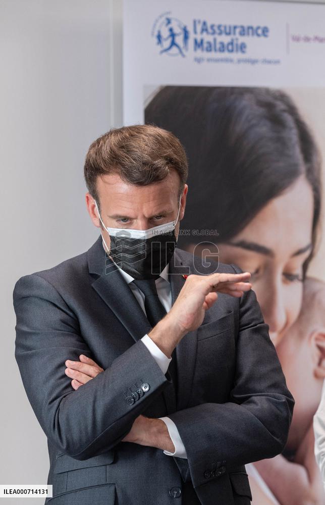 Macron visits a Social security insurance center - Creteil