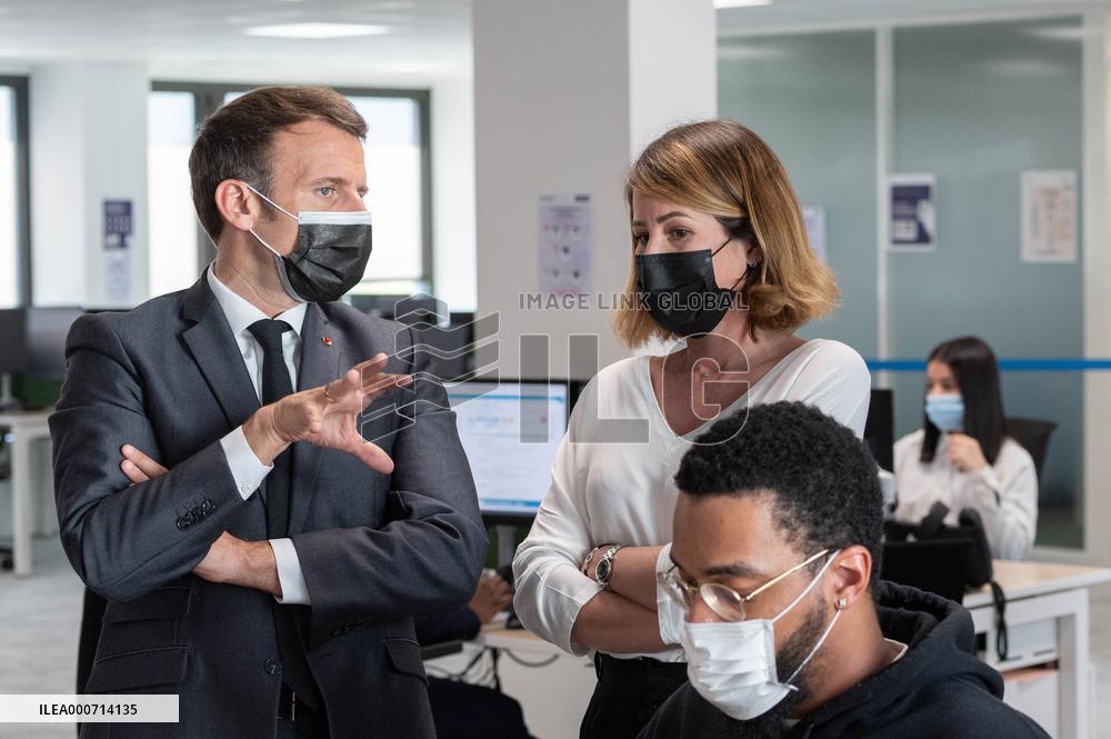 Macron visits a Social security insurance center - Creteil