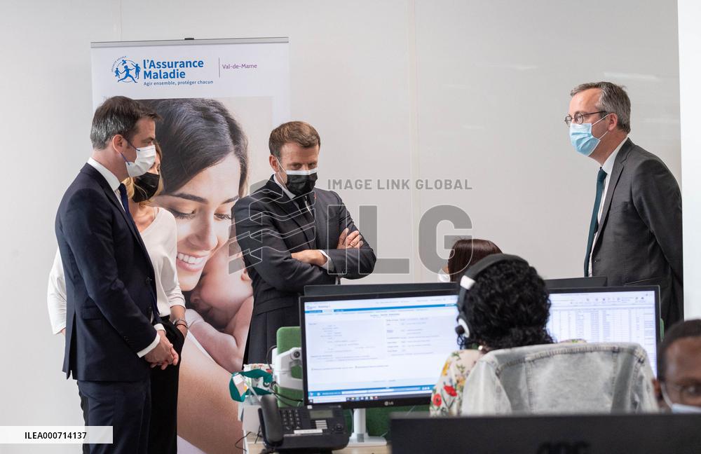 Macron visits a Social security insurance center - Creteil