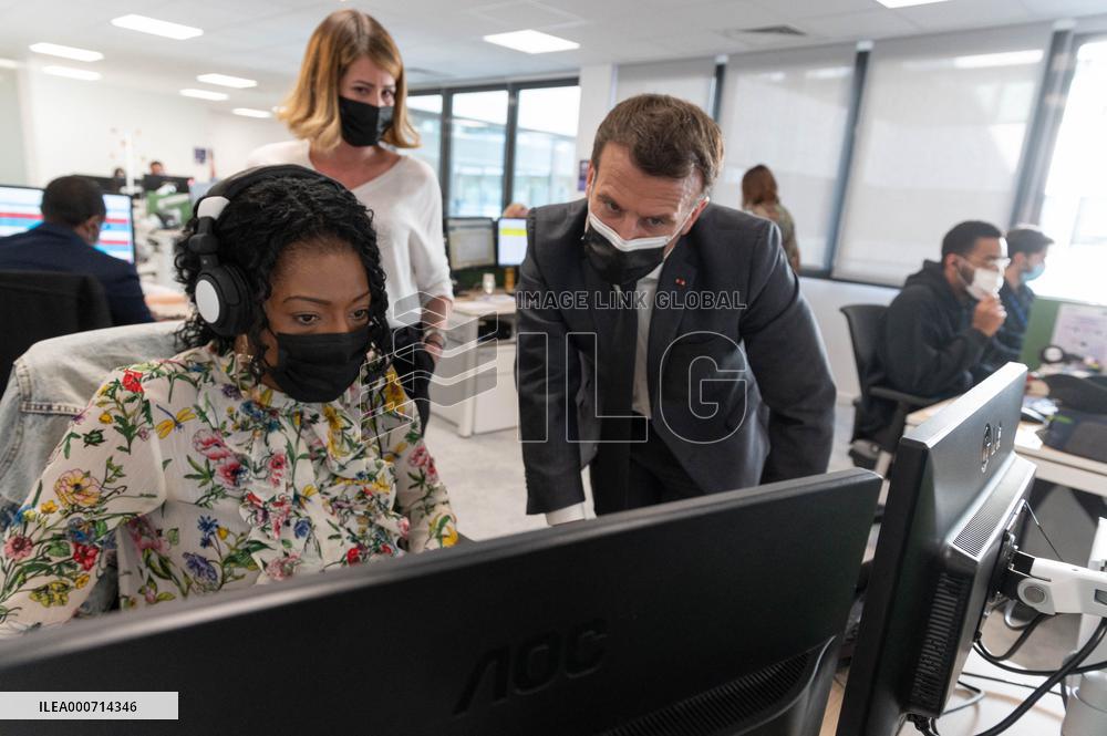 Macron visits a Social security insurance center - Creteil